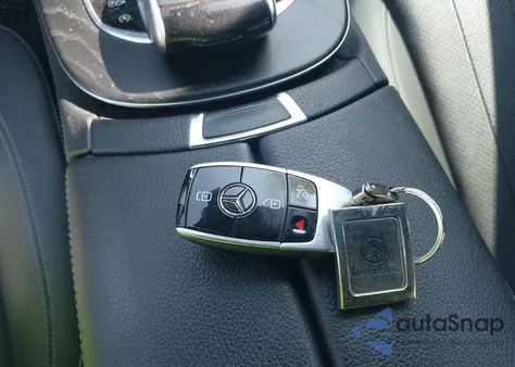 2019 Mercedes-Benz E 300 4Matic из США, поврежденный, VIN WDDZF4KB9KA550117